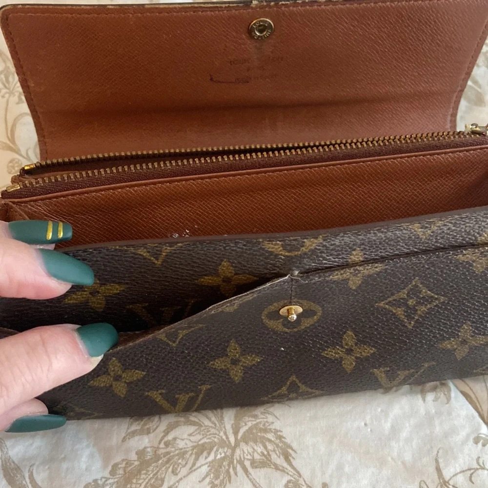 LV Monogram Sarah Wallet ~ Pre-loved Condition - Picture 14 of 14
